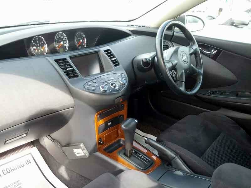 W_NissanPrimeraInterior.jpg